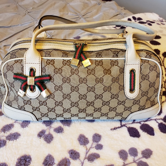 Gucci Handbags - GUCCI💙AUTHENTIC GG SIGNATURE PRINCY